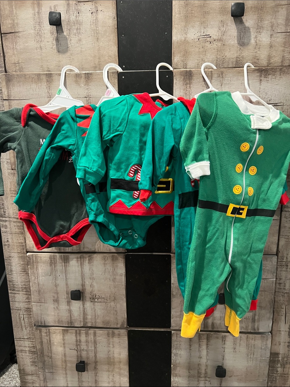 Unisex Christmas Bundle, 6-9 months